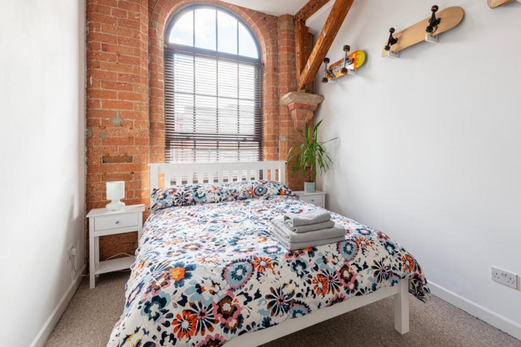 5 Mins Walk From Centre, Spacious City Apt, Open-Plan Nottingham Exterior foto