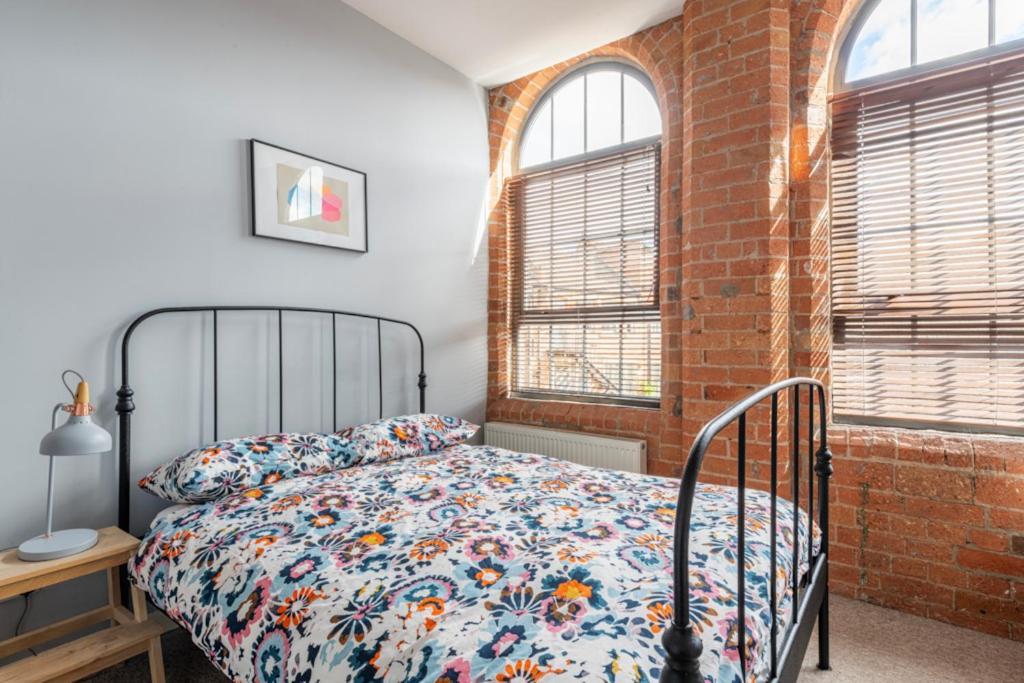 5 Mins Walk From Centre, Spacious City Apt, Open-Plan Nottingham Exterior foto